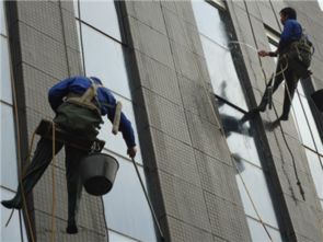 自貢外墻瓷磚清洗與防水補(bǔ)漏 守護(hù)建筑外觀與安全的雙重保障